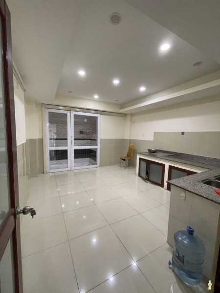 Nhà hẻm xe tải Tân Qúy, 5x22(m) mới leng keng
