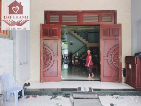 Bán nhà Long Bình Tân 1 Trệt 2 Lầu SHR giá 5.5 Tỉ
