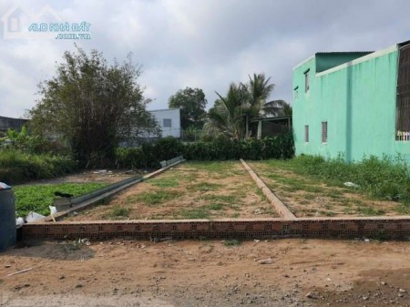 Cần tiền Bán nhanh lô đất thổ cư 125m2 ở, Long An có sổ riêng, giá 900 triệu