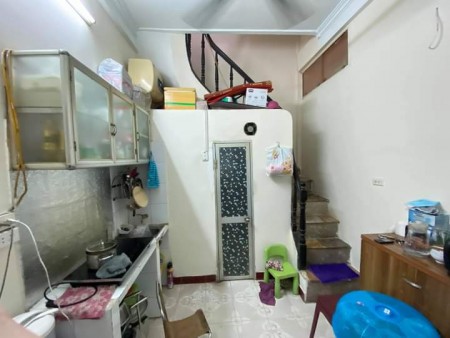 Siêu hiếm, duy nhất trung tâm Đống Đa Lệnh Cư 13m2, 4 tầng, MT 2.8m nhỉnh 1 tỷ