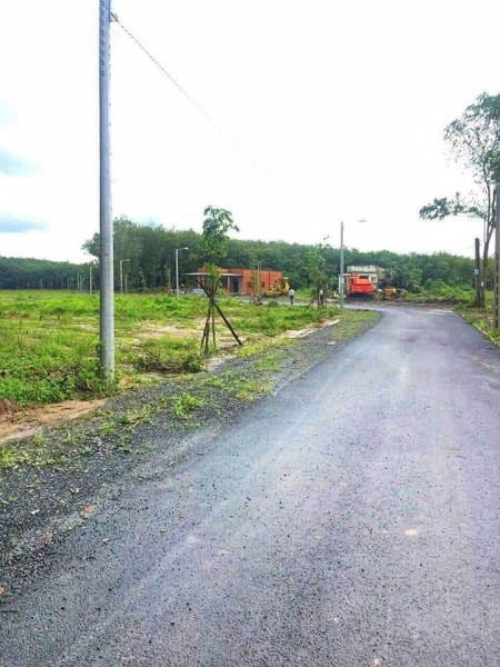Đất Dân gần TP Đồng Xoài 1400m2 dt 450 triệu sổ riêng