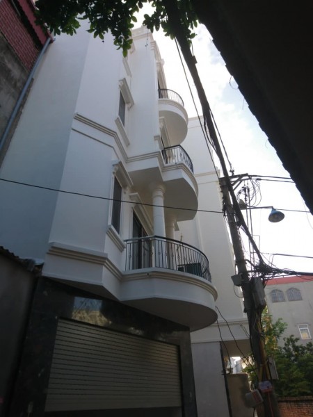 Nhà Bát Khối Lô Góc Gara Ôtô Nhà MỚi Koong 43m x 5 tầng