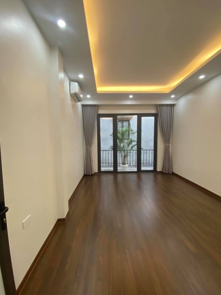 Minh Khai Quận Hai Bà Trung, dt 33m2, giá 3.5 tỷ, ngõ thông, nhà mới, ở luôn