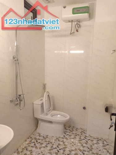 Bán nhà Dịch Vọng Hậu Cầu Giấy, nhà mới thang máy, ô tô tránh, giá 7.5 tỷ