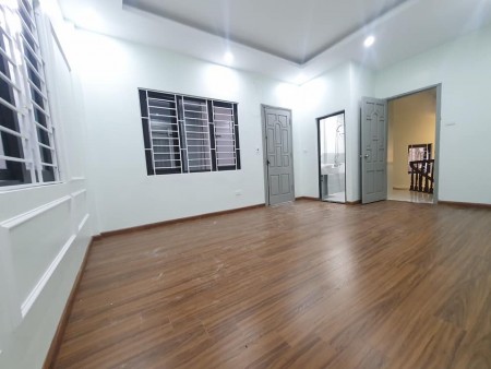 Bán nhà phố Láng Hạ, ngõ thông, nhà mới ở sướng, 43m2, 3.8 tỷ