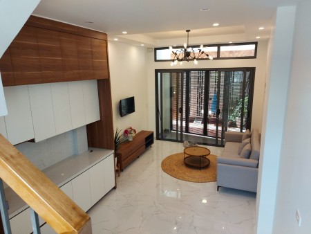 Bán nhà tổ 6 Gia Quất, dt 35m2, 4 tầng, gần cc Hà Nội Homeland, nhà xây tâm huyết
