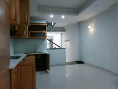 Cách Mạng Tháng 8, Quận 3, 35m, chỉ 3.5 tỷ, 4,5x9, sổ vuông, hẻm thông