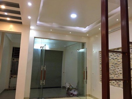 Cho thuê nhà riêng ngõ 14 Mễ Trì Hạ: DT100m2, 4 tầng, MT 5.4m, giá 25tr