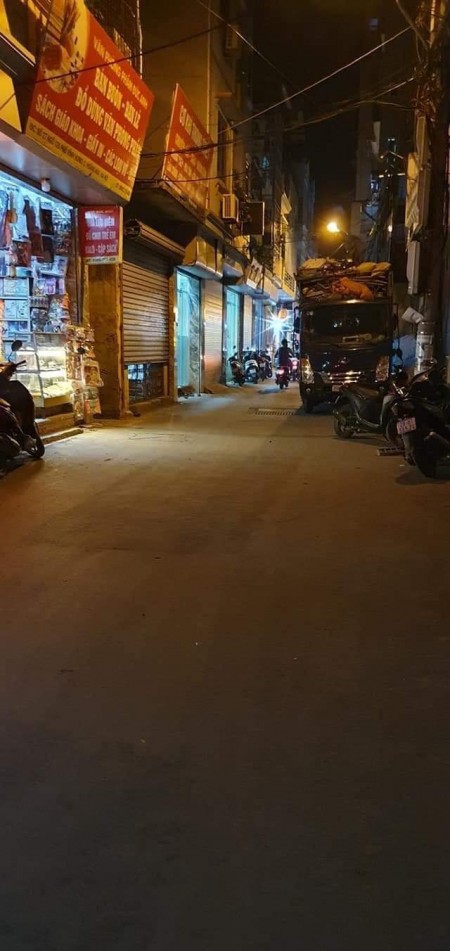 Bán nhà Hà Đông, 2 mặt tiền, vị trí đắc địa, ngõ ô tô tránh nhau, giá 1,6 tỷ