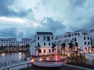 Vinhom Marina lên đèn về đêm, Dự án đang có những căn liền kề và biệt thự