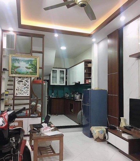 Bán nhà Phương Mai gần mặt phố 40m2 giá chỉ 3.4 tỷ