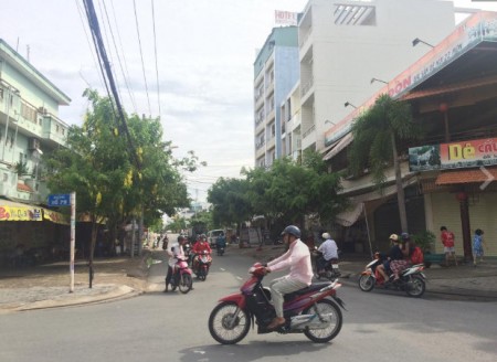 Cho thuê nhà nguyên căn 80m2 đường 79 Tân Quy, Quận 7