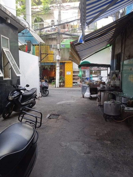 Bán nhà đường 3 tháng 2, 4 tầng, nhà đẹp, HXH, MT 30m, chỉ 5 tỷ 2