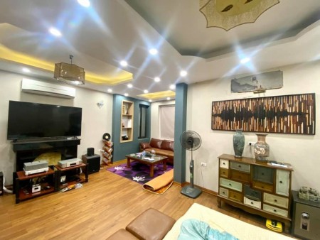 Bán nhà Đống Đa, ô tô đỗ cổng, tặng full nội thất, dt 44m2, 5 tầng, giá 4.95 tỷ
