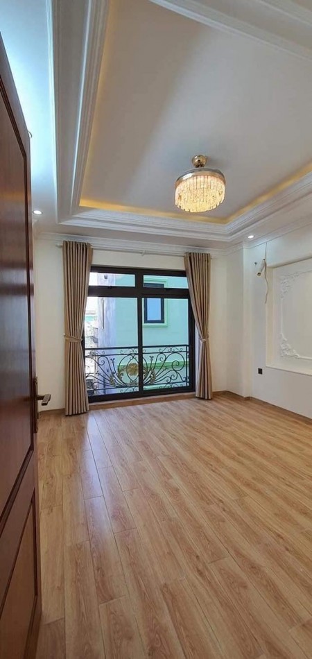 Bán nhà ngõ Bồ Đề, nhà đẹp , thang máy, nội thất đỉnh 55m, 6 tầng, MT 4m, nhỉnh 6 tỷ