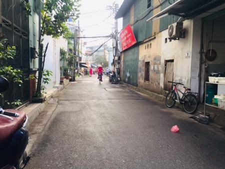 Hơn tỷ, Ô tô đỗ cửa, Ô Cách, Đức Giang, Long Biên.