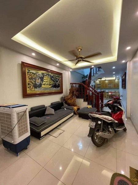 Tôn Đức Thắng giá rẻ, đẹp, dt 45m,2 5 tầng, giá 3.8 tỷ, kinh doanh, bao sang tên, tặng nội thất
