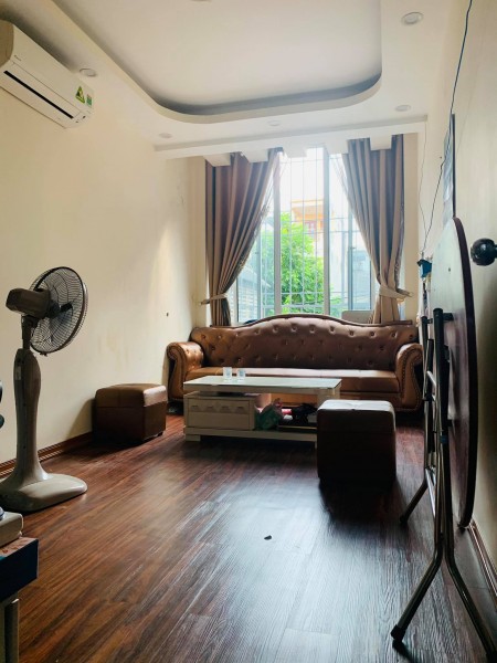 Bán gấp nhà 2 mặt thoáng 183 Vũ Tông Phan Thanh Xuân, 50m2 *4T, cách phố 30m, giá 4,2 tỷ