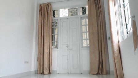 Bán gấp nhà định công hạ = ô tô đỗ cửa nhỉnh 3 tỷ, nhà thổ cư 35m2, xây 5 tầng đẹp thoáng.ở hay đầu tư kinh doanh tốt.