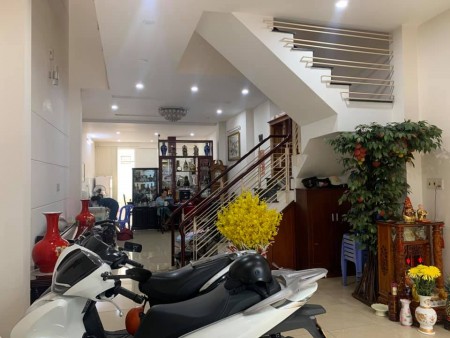 Nhà 4 tầng, mặt tiền đường số, P. Tân Phú, Quận 7, giá 10.55 tỷ, 4 tầng