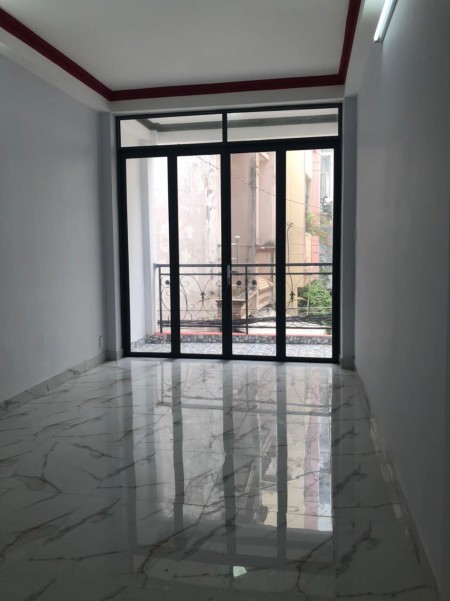 Kẹt tiền cần bán nhà Nguyễn Trị Phương, Quận 10, dt 45m2, giá 4.5 tỷ