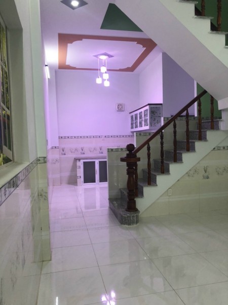 Nhà 1t 1l nằm ngay ubnd xã bình mỹ đi vào 200m gần cầu Rạch Tra