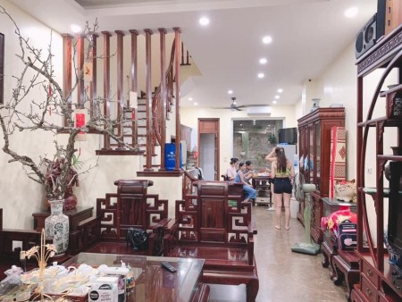 Bán Gấp Nhà Cầu Giấy, 48m2 5 Tầng, Ngõ Thông, Giá Chỉ 3.9 tỷ(LH:0368422168)