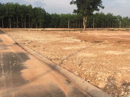 Cần bán đất Thuận Phú mặt tiền đường 1000m2/380tr gần sông bé