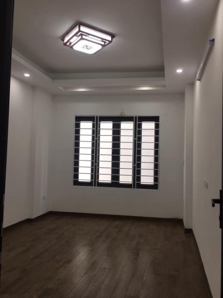 Bán nhà Phố Cổ Linh Cự Khối 35m2* 4T* 3.8MT 2.05 tỷ