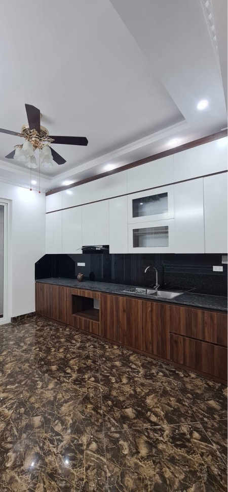 Nhà Ngọc Thuỵ 45m 5t mt4m, ô tô, biệt thự mini, giá rẻ chỉ nhỉnh 4 tỷ.