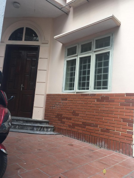 Bán nhà ngõ ô tô phố Giáp Nhất 107 m2, giá 6,8 tỷ, hàng cực độc