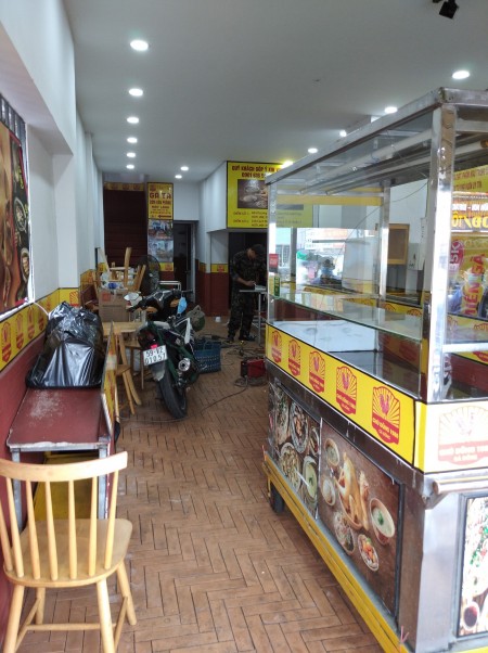 Cho thuê NNC 1 MT đường & 1 MT hẻm Cách Mạng Tháng Tám, P. 10, Q. 3.