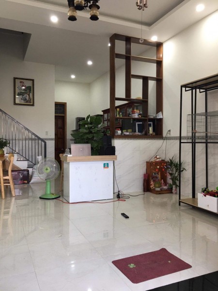 Bán nhà lô góc 2 mặt tiền gần chợ Vĩnh Ngọc, Nha Trang Giá: 1tỷ950