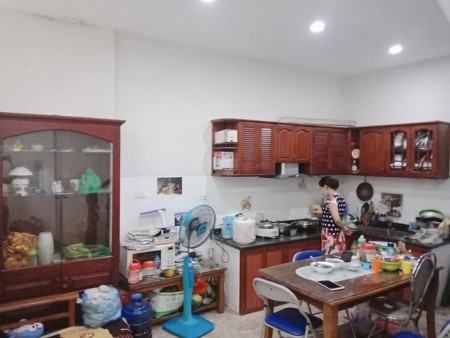 Bán nhà đường Phạm Văn Đồng, kinh doanh hiệu thuốc, diện tích 47m2, mặt tiền 4.7m. giá 5.2 tỷ