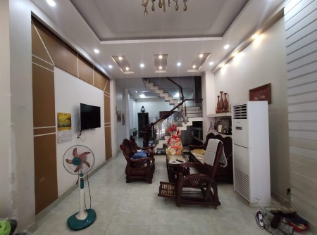Ành hưởng dịch Covid, chủ nhà cần bán gấp nhà HXH đường Phạm Văn Chí,giá 4 tỷ 3