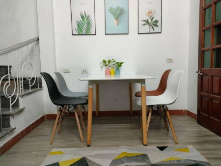 Nhà đẹp Thành Thái, Phường 12, Quận 10, Ngang 4m, giá 5 tỷ còn thương lượng.