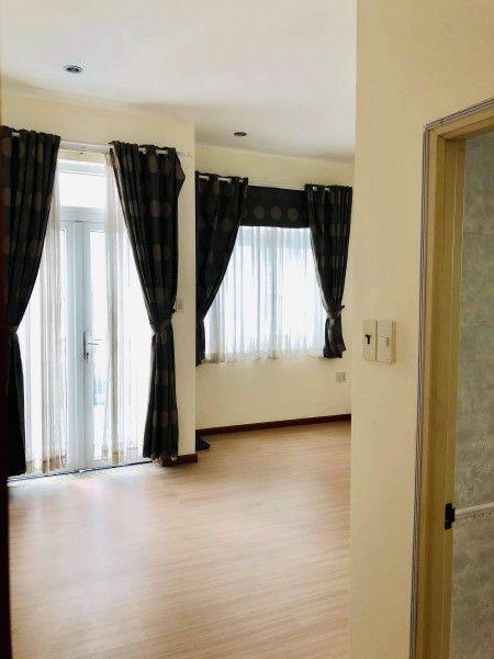 Chủ nhà ngộp mùa Covid,cần bán gấp nhà HXH đường Phạm Văn Chí,Quận 6,giá 4 Tỷ 3