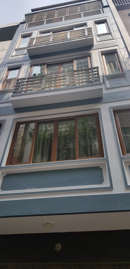 Nhà mặt phố Âu Cơ Nhật Tân Tây Hồ cho thuê kinh doanh 270 triệu/m2.