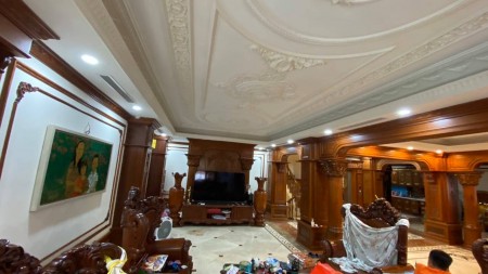 Bán siêu biệt thự quận Cầu Giấy, Hà Nội, DT 300m2 . thiết kế đẳng cấp. Giá 79.99 tỷ.