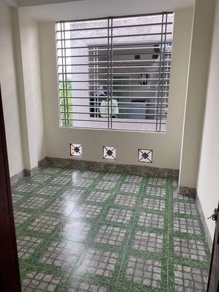 Bán Nhà Lạc Long Quân giá dành cho người thật sự cần nhà