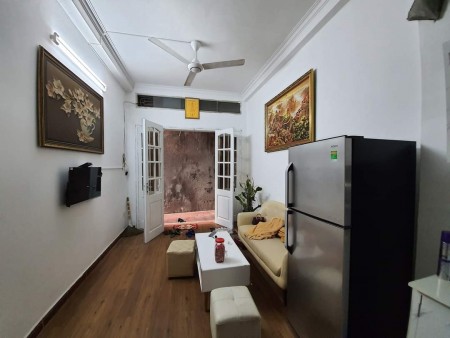 Nhà quận Ba Đình, dt 30m2, ô tô 50m, giá 2.7 tỷ, đầy đủ công năng