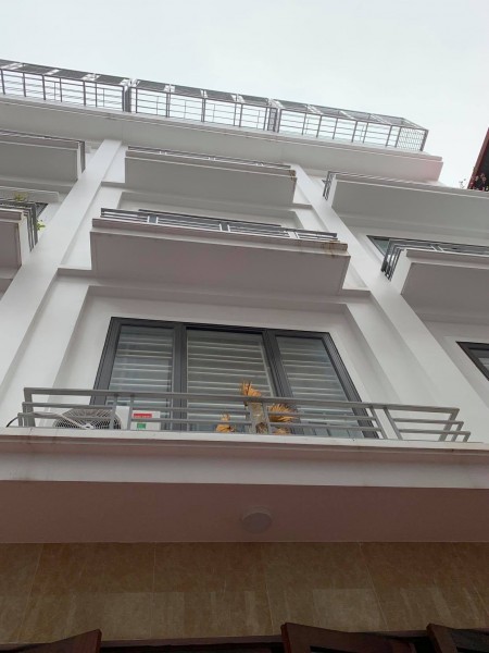 Bán nhà Siêu đẹp phố Vĩnh Phúc diện tích 44m, 5 tầng, gần TT Ba Đình, gần chợ.