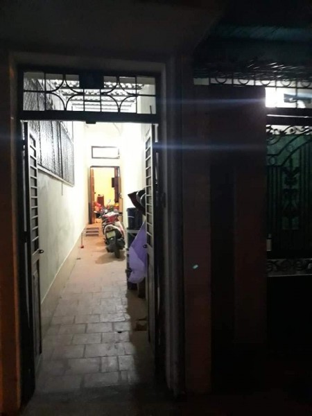 Bán nhà ngõ 236 Khương Đình gần Ngã Tư Sở nhà 4 tầng 60m mặt tiền 5,8m giá chỉ 3,8 tỷ, ô tô đỗ cửa