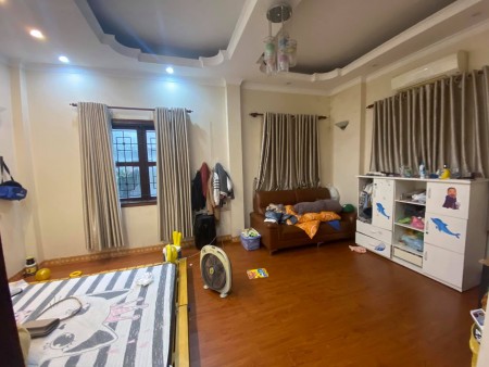 Bán Nhà Phố Trần Thái Tông 54m2x4T, kinh doanh, ô tô tránh, lô góc 2 thoáng nhỉnh 7tỷ