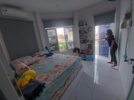 Bán nhà đường Thống Nhất, dt 39m2, 2 tầng đúc, 3.4 tỷ, phường 11 Quận Gò Vấp