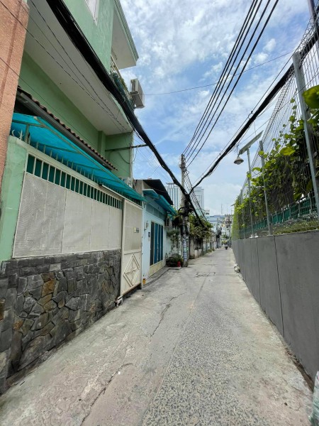 Bán nhà nguyên căn phường 21, Quận Bình Thạnh, diện tích: 28m2 giá 2.9 tỷ