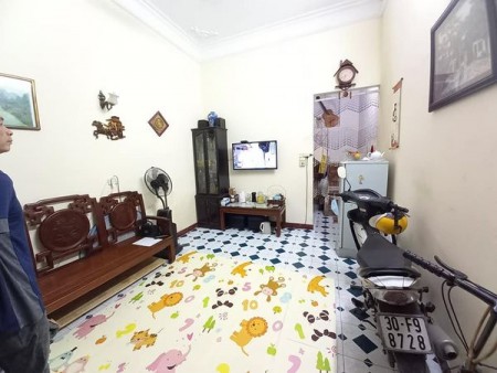 Cần bán nhà mặt phố LIÊN PHÁI,HAI BÀ TRƯNG 42m, 3 tầng,mặt tiền 3,8m. 2,4tỷ