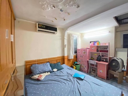 Bán nhà gần Khâm Thiên lô góc 4 tầng đúc kiên cố, giá 1.25 tỷ, LHCC