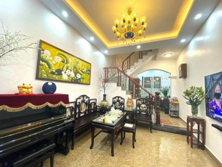 Nhà nguyên căn đường Lạc Long Quân Tây Hồ chỉ 5,5 tỷ nội thất cực đẹp