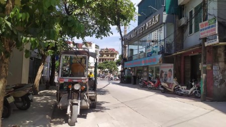 Bán nhà phố Giải Phóng, Hoàng Mai quy hoạch đẹp rạng ngời, đầu tư siêu lời, hiệu suất đỉnh. Diện tích 97m2, 3 tầng, mặt tiền 4.1m, giá 12.5 tỷ